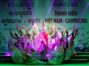 ຊາວໜຸ່ມຫວຽດນາມ - ກຳປູເຈຍຮ່ວມມືຄູນສ້າງ ນ້ຳໃຈມິດຕະພາບ